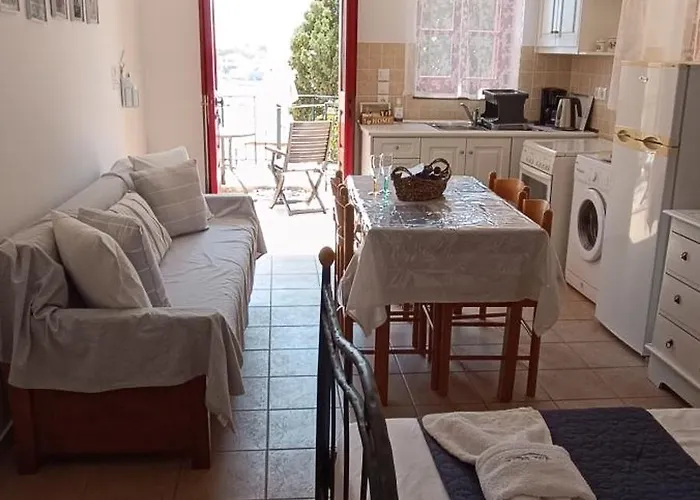 Lägenhet Elena Chalki Town